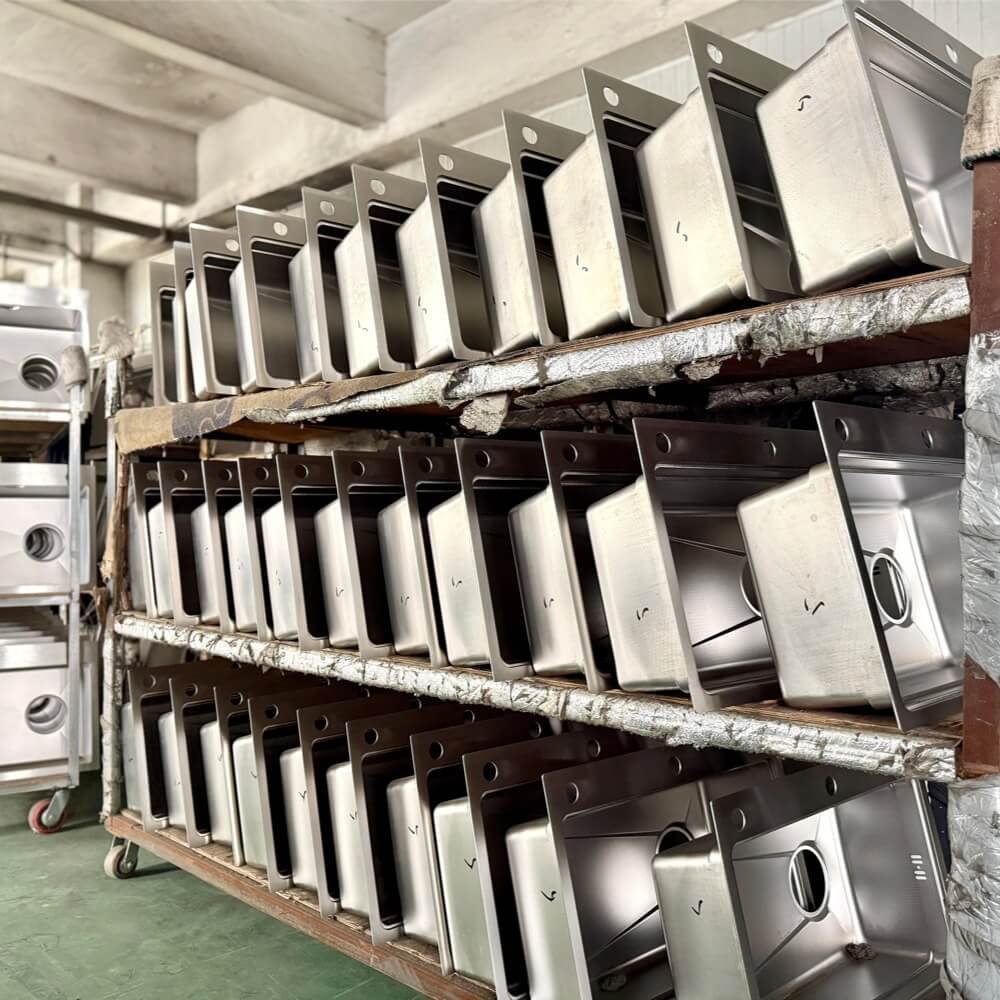 stainless steel sink production workshop